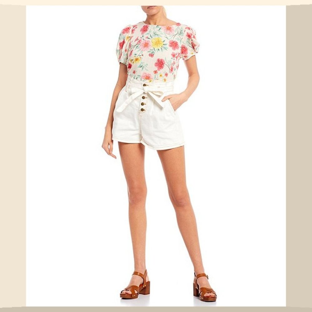 TOOK TO CONSIGNMENT STORE NWT Gianni Bini Beige Paperbag Waist Shorts